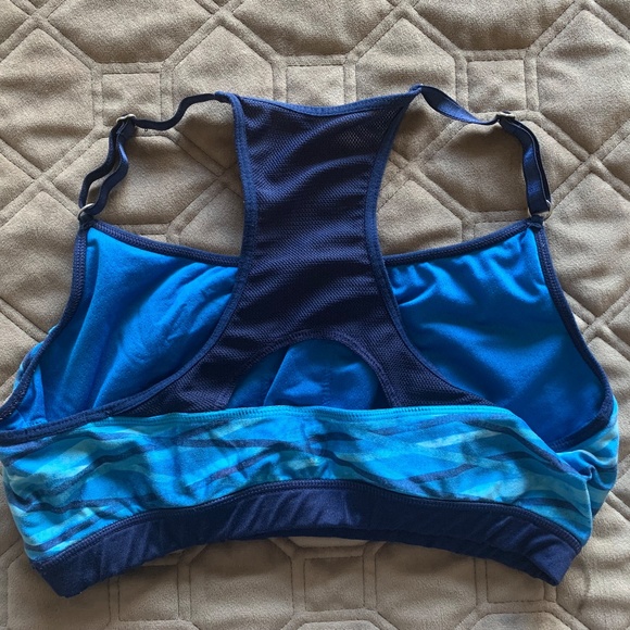 Pure and Simple Sports Bra - Picture 2 of 3